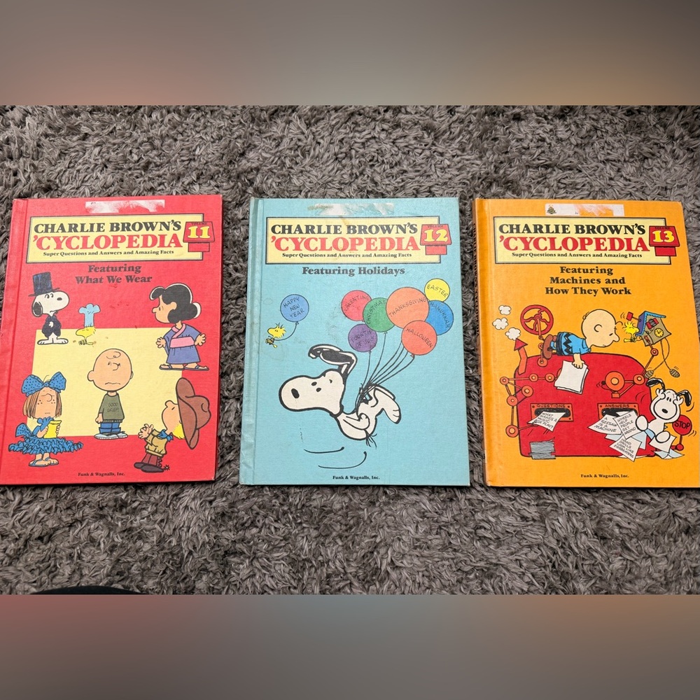 VTG 1981 - Charlie Brown's Cyclopedias #1-3 and 5-15 - Picture 6 of 10